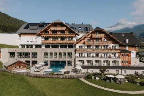 Alm.Gut das Vital und Relaxhotel - Image 1