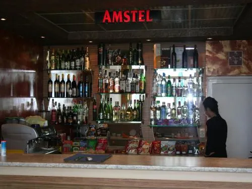Hotel Amigos - Image 1