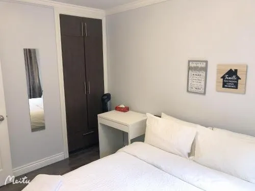 Cozy apartment in Downtown of Montreal - Image 1