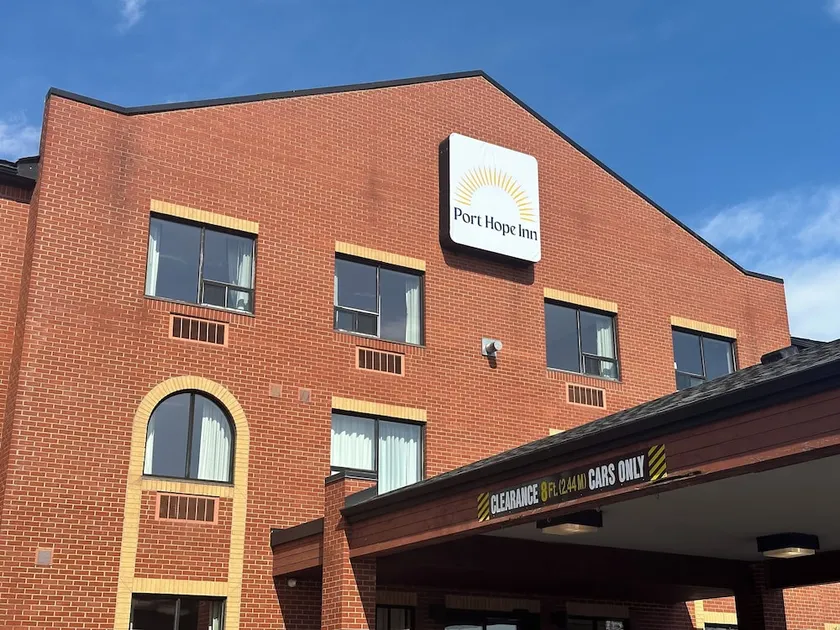 Comfort Inn Port Hope - Image 1