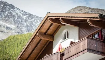 Berghof Garni The Dom Collection - Image 1