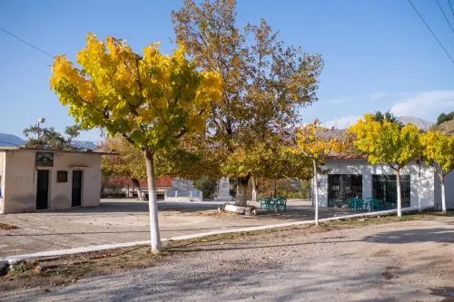 Summit Guest House - Image 1