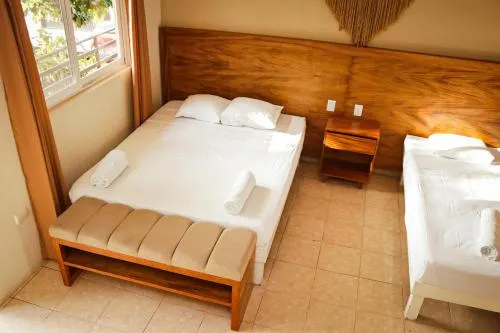 Las Tres Palmas Hotel - Image 1
