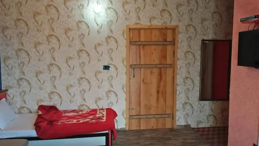 Fridays Hotel - Image 1