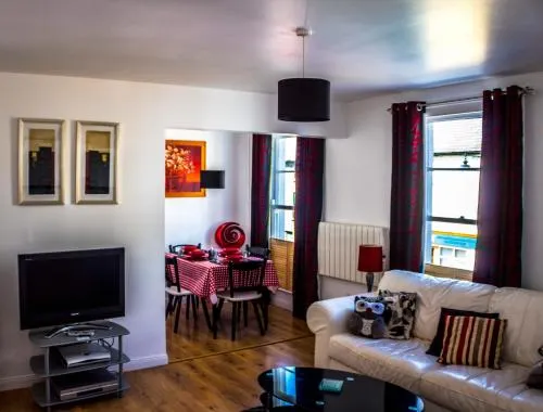 Tower View Apartment - Image 1