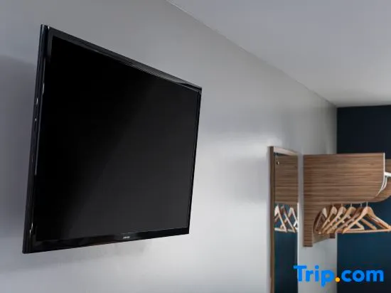 Travelodge Bristol Emersons Green - Image 1