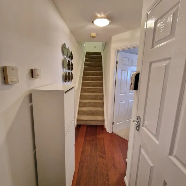 Stylish Pet Friendly 3 Bedroom House In Manchester - Image 1