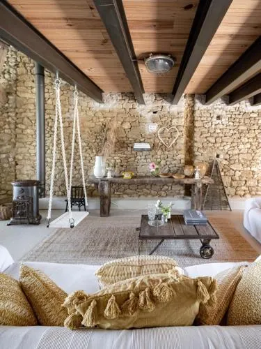 Bassiviere Barn Chic - Image 1