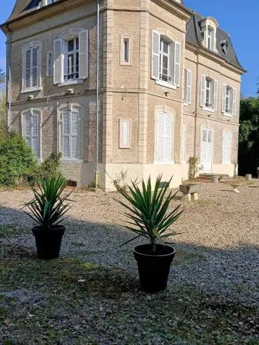 Gîte Chateau de Mons Boubert - Image 1