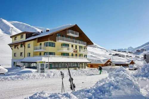 Hotel Garni Kristall - Image 1