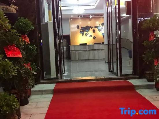 Yiyang Fenglin Evening  Hotel - Image 1