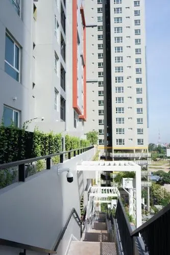 Seasons Avenue - Image 1