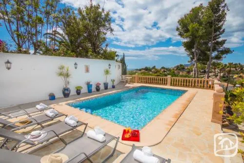 Abahana Villas Green Views - Image 1