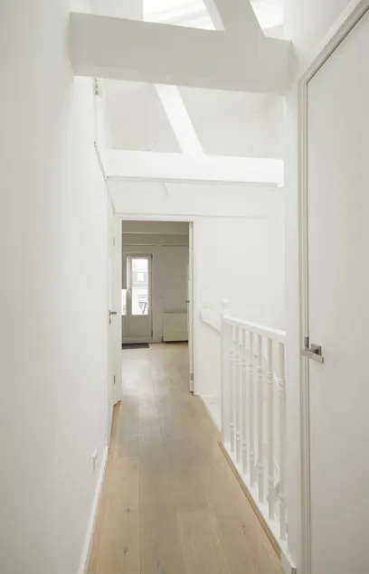 Ruby van Gogh Apartments - Image 1