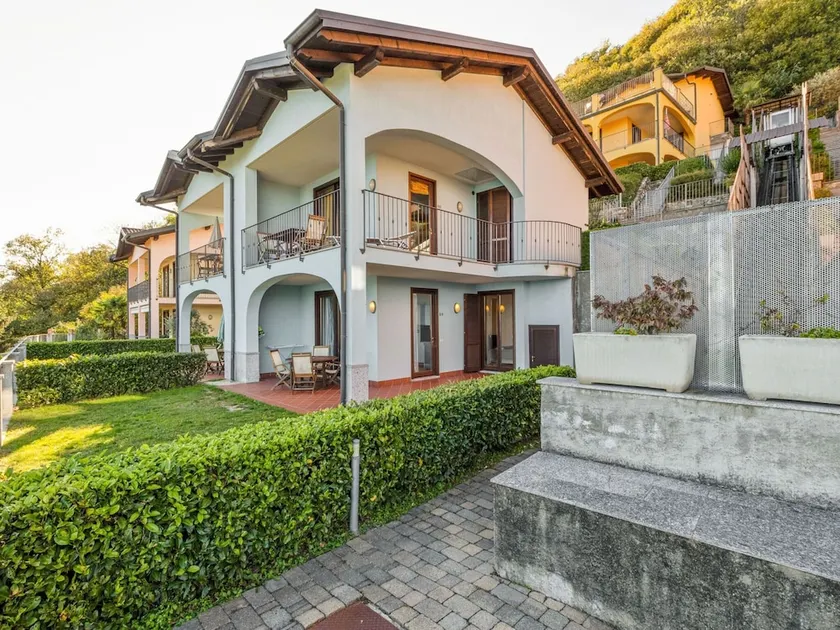 Residential Complex With Panoramic Views And Pool - Image 1