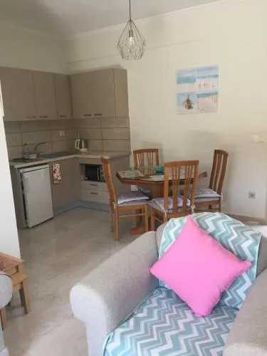 Janet's Apartments Elounda - Image 1