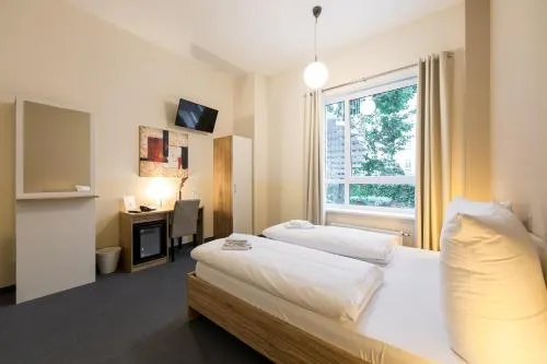 Nu Hotel Berlin - Image 1