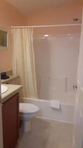 Creekside Inn And Resort - Image 1