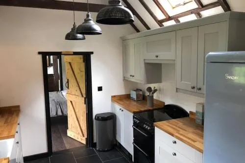 2 Bedroom Cottage on the Orchard of a Manor House - Image 1