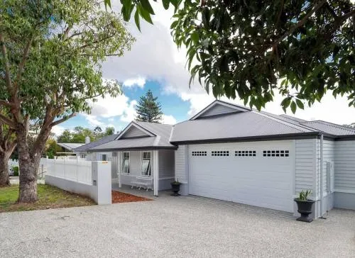 New Home~close to Airport & Swan Valley inc B/fast 1st Morning~ - Image 1