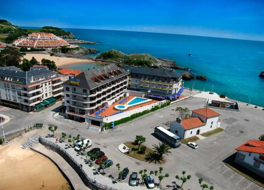 103566 Apartment in Isla - Image 1