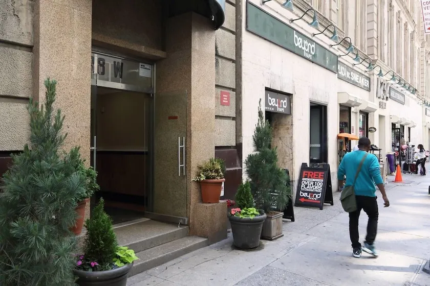 NYC Studio Apartment - 1st Floor Walk Up - HOV 51234 - Image 1