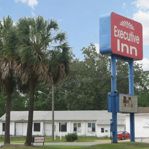 Executive Inn Marianna - Image 1