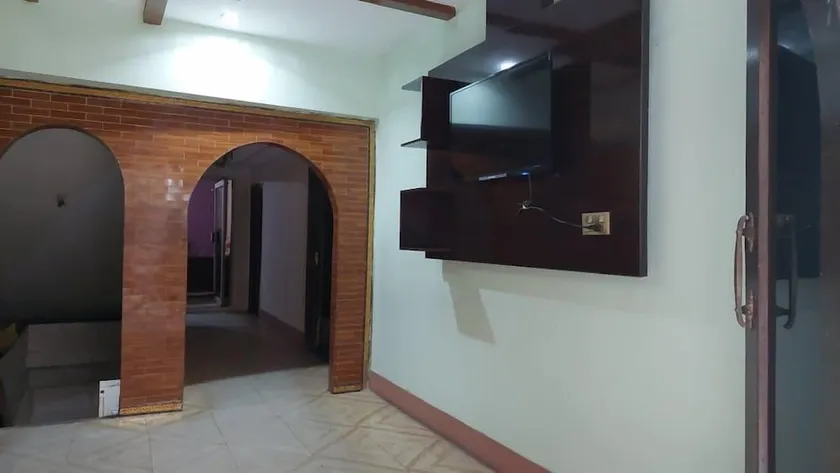 Gold Star Hotel - Image 1