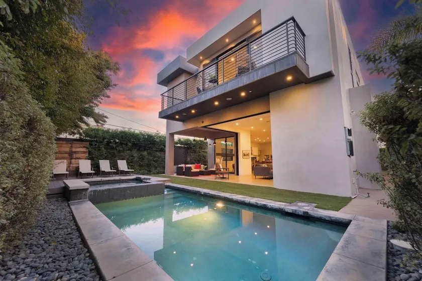 LA Villa by Avantstay Walk to The Grove LA - Image 1