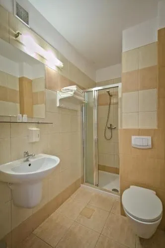 Sezam Hotel and Restaurant - Image 1