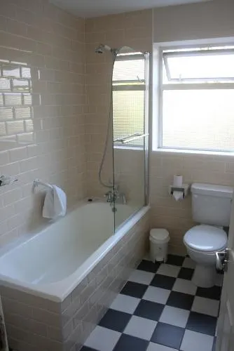 Roundstone House - Image 1