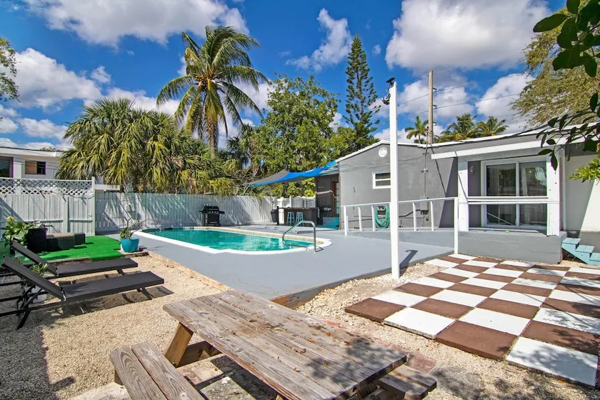 Tarpon River Retreat - Image 1