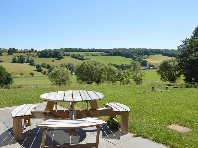 Superb Holiday Home With Barbecue - Image 1