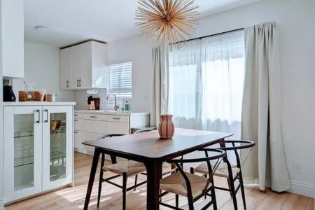 NEW🔥 Stylish 1BR/1BA near Culver Steps, Sony Studios, Amazon, Apple, Platform - Image 1