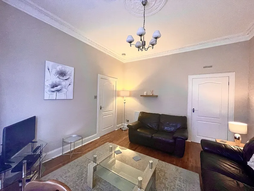 Ground Floor Victorian Apartment - Image 1