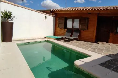 La Dehesilla de Toledo Escapada Romántica Jacuzzi Sillón Tántrico - Image 1