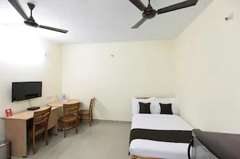 Vasantham Guest House - Image 1