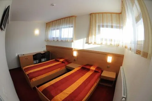 Egas Motel - Image 1