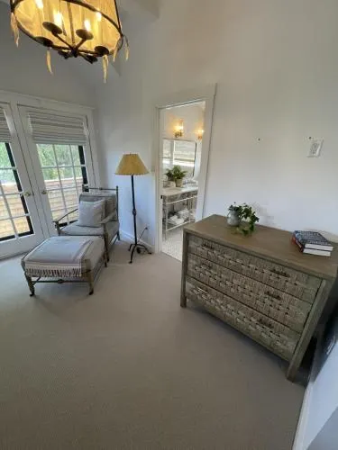 52 Union - Image 1