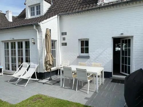 Vakantiehuis in modern begijnhof, 7 min van strand - Image 1