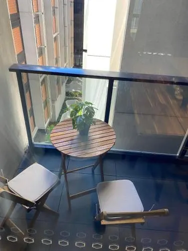 2 Bed 2 Bath Luxury Apartment in Braddon Canberra - Free heated pool, gym, parking - Image 1