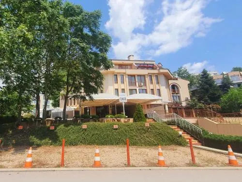 Classic Hotel - Image 1