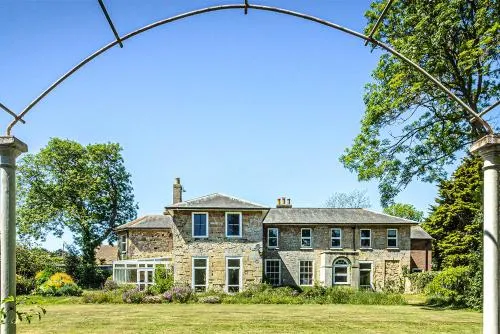 Cosy Wolf Bed & Breakfast - Image 1