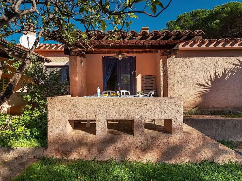 Small House a Stone's Throw From the sea - Image 1