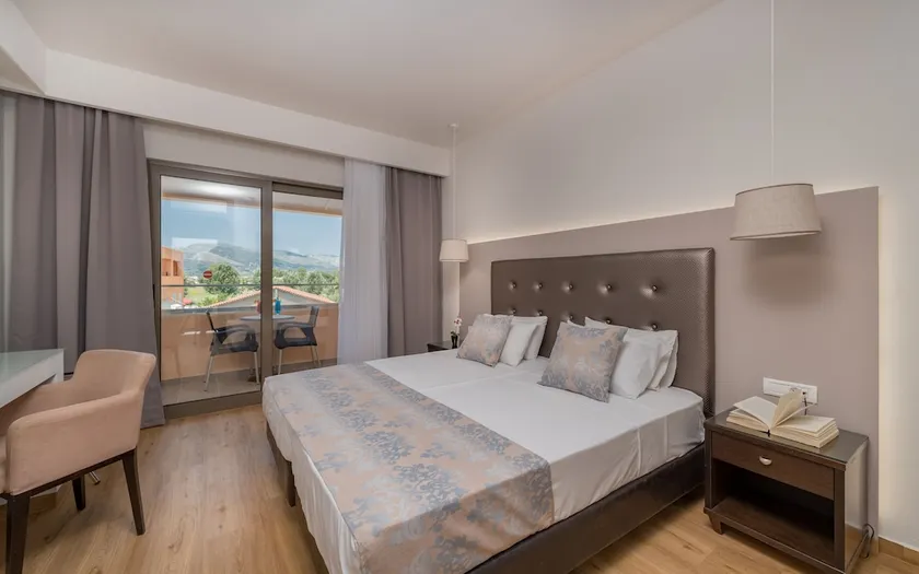 Oscar Hotel - Image 1