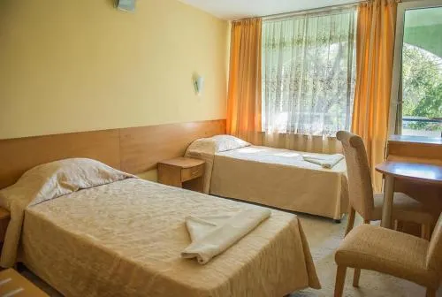 Hotel Diamond - Image 1