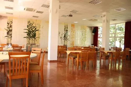 Park Hotel Bábolna - Image 1