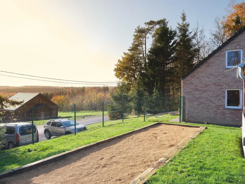 Quiet Villa with Hot Tub & Sauna - Image 1