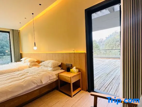 wufeng hotel - Image 1