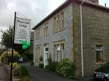Riverside Lodge - Image 1